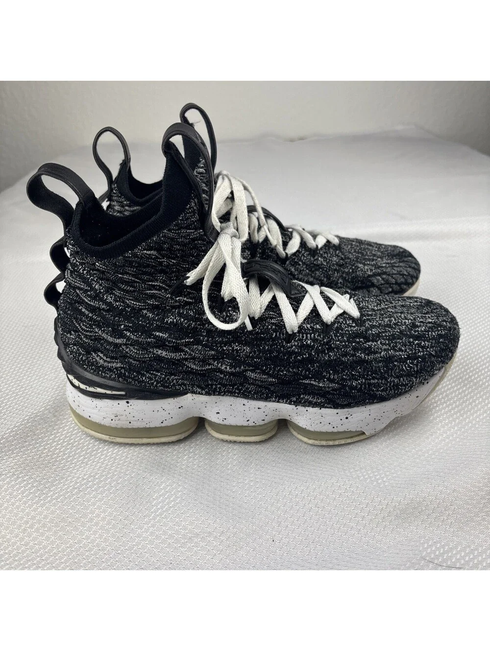 Nike LeBron 15 XV Ashes Black White Oreo 922811-002 Size 6 Youth